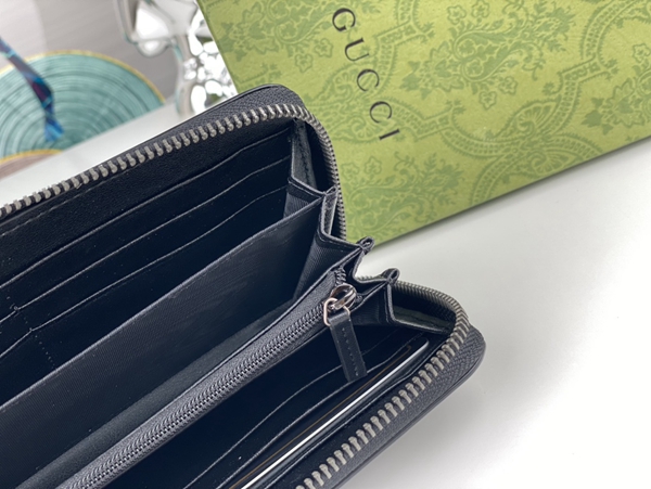 グッチ財布コピー着用イメージ